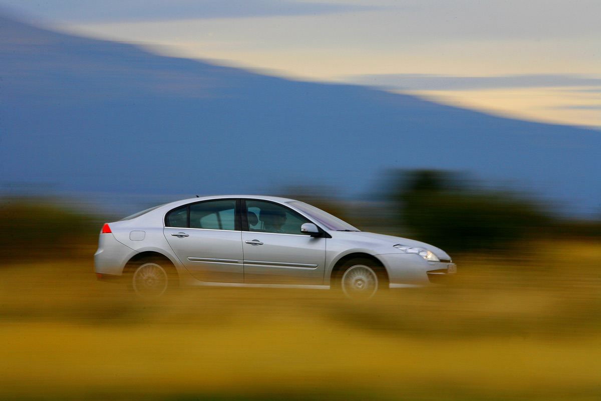 [Renault] Laguna III - Page 25 034