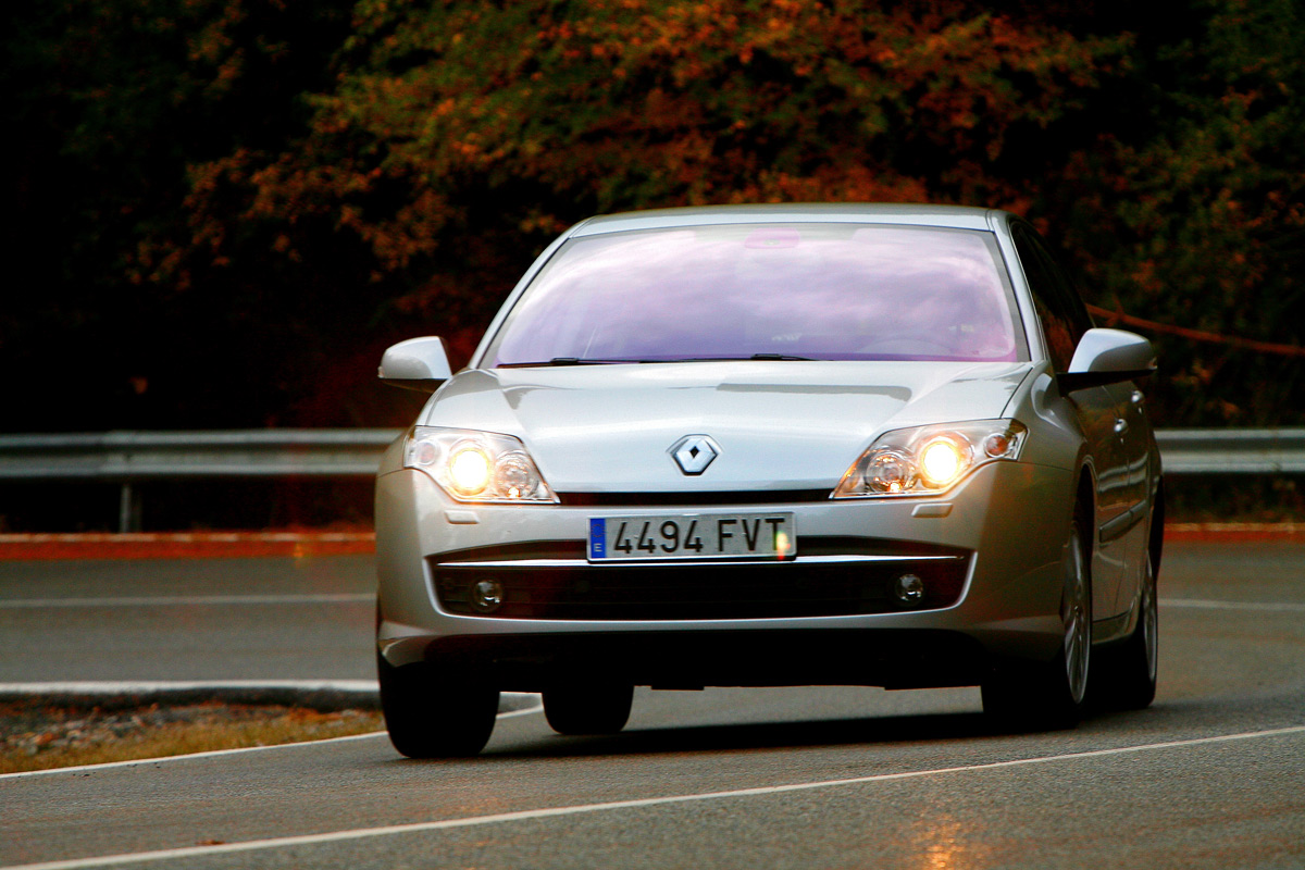 [Renault] Laguna III - Page 25 040