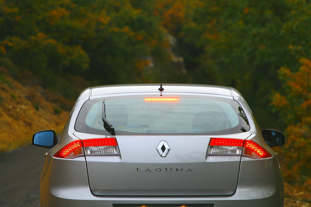 [Renault] Laguna III - Page 25 043