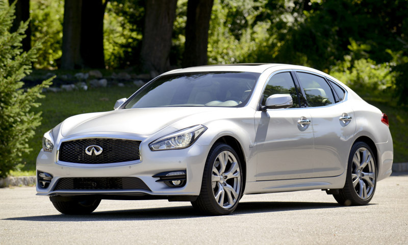 Infiniti Q70 2015  via Espagne Infiniti-q70-2015-lateral-frontal.318617