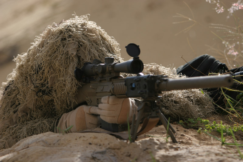 قناص الامريكي  m110 sass M110_sniper2