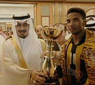 الاعب الكبيــر محمد نوورنمر السعوديه Itti_arabcup2005