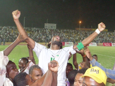 صورة دورغبا فى الخرطوم Drogba%20celebration