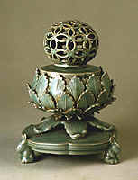 Ceramica-Celadon Lotus_IB_with_openwork_design_200x153