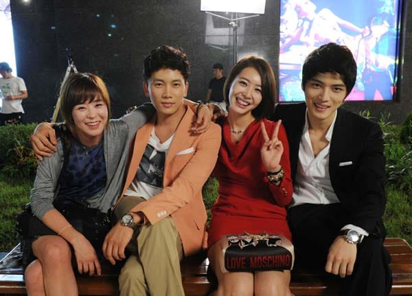 Protect the Boss -Protejati seful - Pagina 2 Protect-the-Boss38