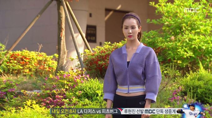 Hotel King (2014) - Page 3 19-Hotel-King-Episode-15-Review-Korean-Drama-Lee-Da-Hae-Fashion