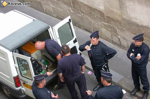 Images et videos insolites - Page 11 Glaciere_policier