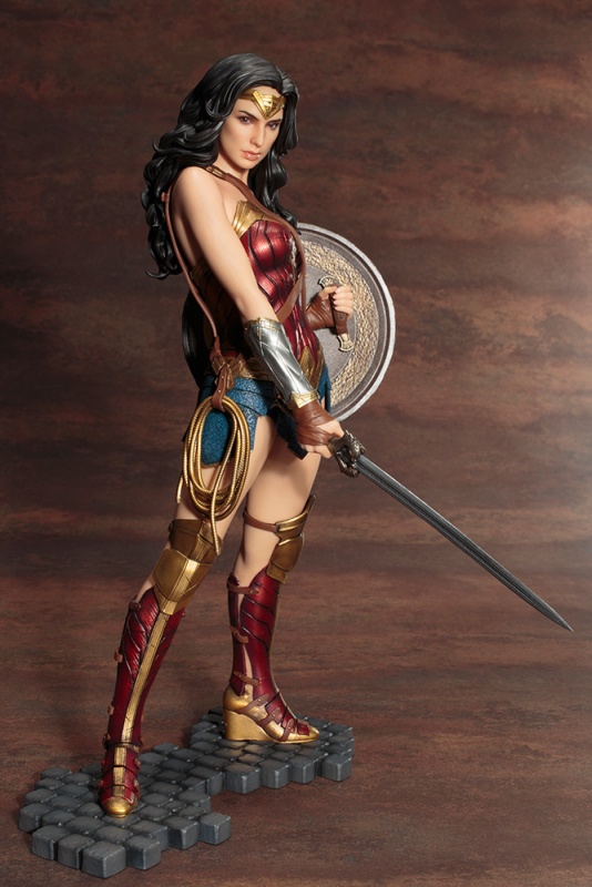 [Kotobukiya] ARTFX 1/6 - Wonder Woman 70721038a76349c19ef8b7420cca11f4542f074c-534x800