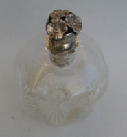 Kratka istorija kozmetike  Crystal-perfume-bottle-with-silver-top-19-vek-engleska