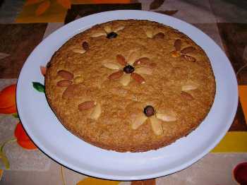 Torta con mandorle e nocciole (senza farina, lievito, latte, burro) FSCN0553