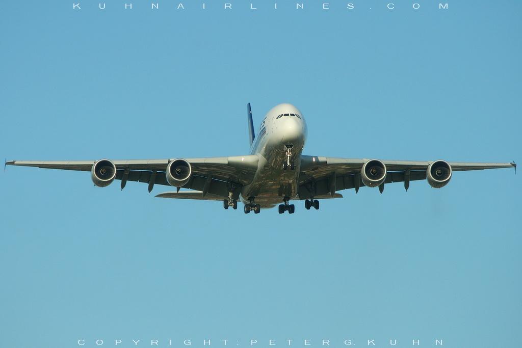 Nachmittags an der Bath Road (London Heathrow) 9V-SKB-A380