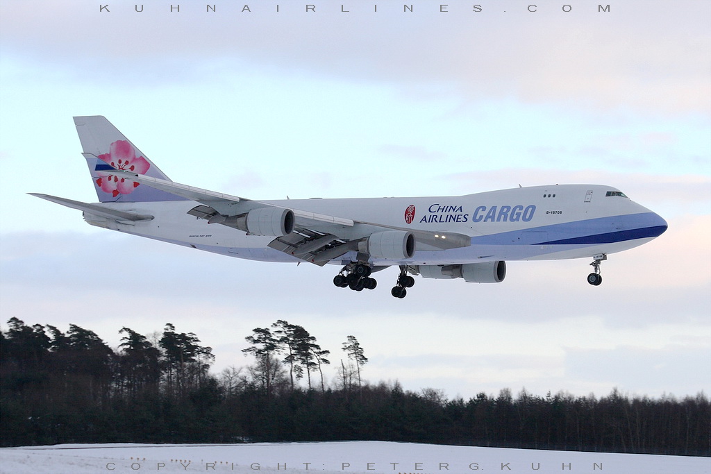 LUX am 02.Januar 2011 B-18708-B747-ChinaAirl-LUX-02-01-2011