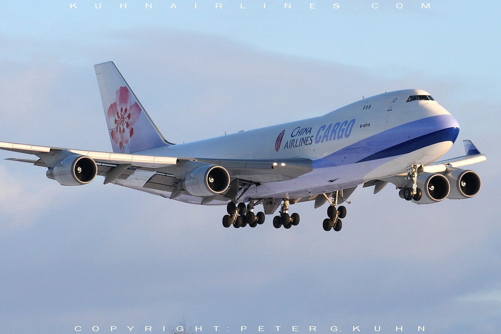 LUX am 02.Januar 2011 B-18710-B747-ChinaAirl-LUX-02-01-2011a