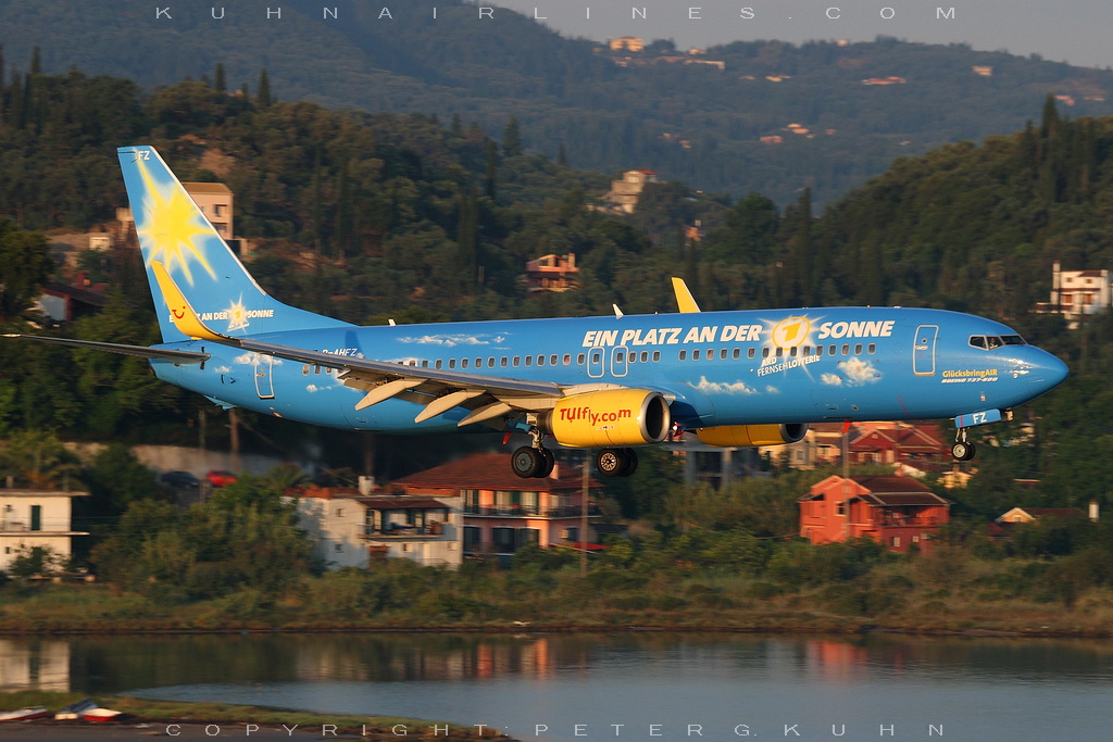 Corfu im Mai 2011 D-AHFZ-B738-TUIfly-GluecksbringAIR-CFU-28-05-2011