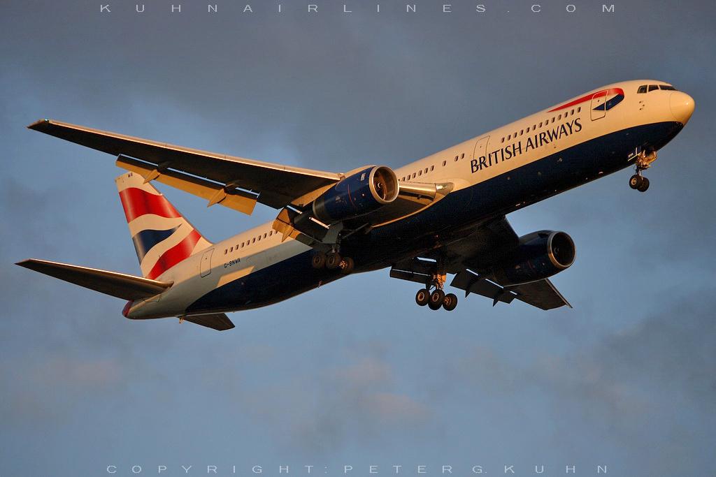 Nachmittags an der Bath Road (London Heathrow) G-BNWA-B767