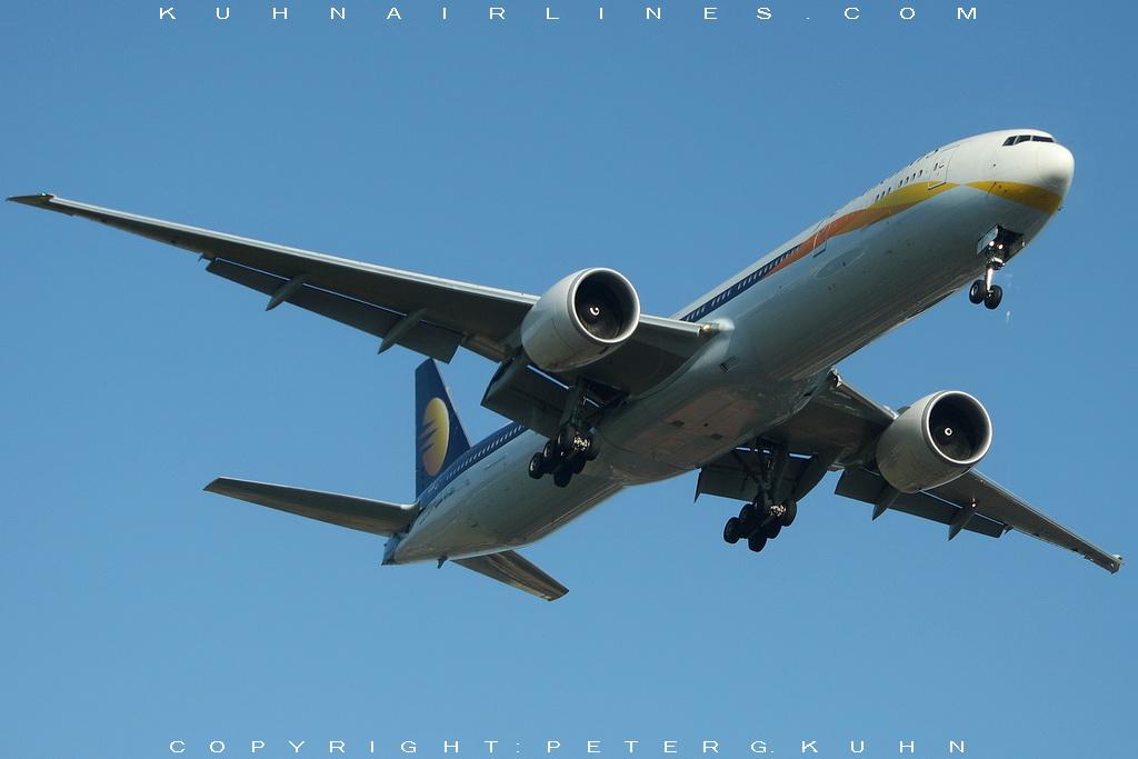 Nachmittags an der Bath Road (London Heathrow) VT-JEK-B777