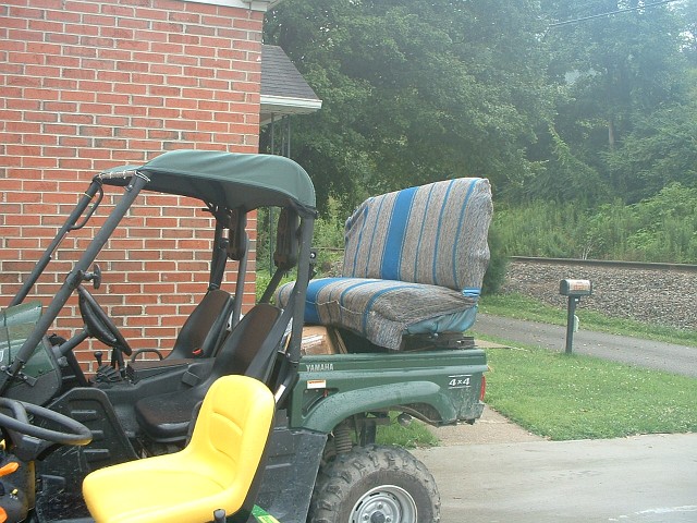 My neighbor may be a redneck Back_seat