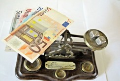 Politique de comptoir Euro_balance_by_Images_of_Money-244x165