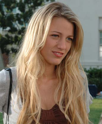 BLAKE LIVELY - Laura Mason Blake_lively