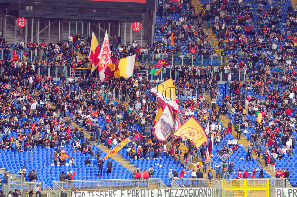 Le Mouvement Ultra en Italie - Page 3 Roma-Chievo23aprile11_175