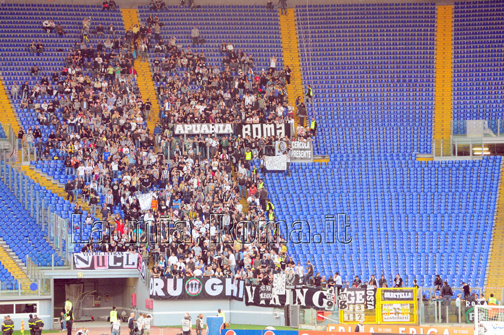 Le Mouvement Ultra en Italie - Page 3 Roma-Juventus3aprile11_002