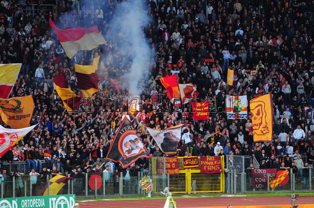 Le Mouvement Ultra en Italie - Page 3 Roma-Palermo16aprile11_464