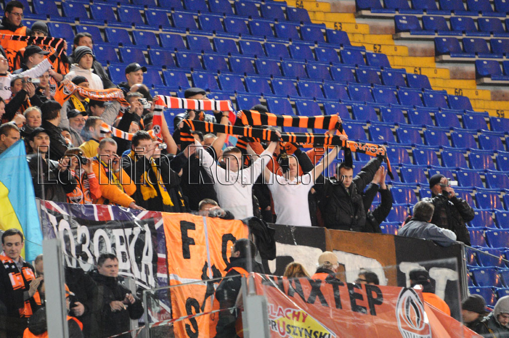 Le Mouvement Ultra en Italie Roma-Shakhtar16febbraio11_186