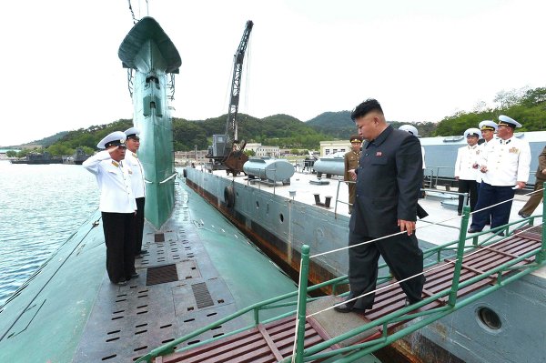 20 mejores países de Oriente Kim-jong-un-submarino