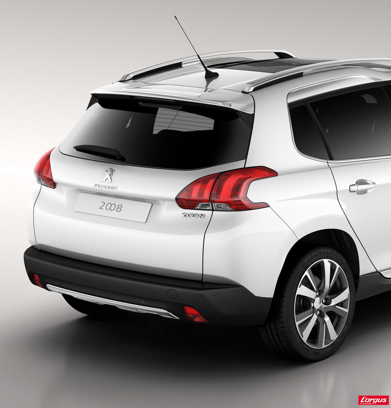 2013 - [Peugeot] 2008 [A94] - Page 14 2008-Peugeot-crossover-blanc-2013_9