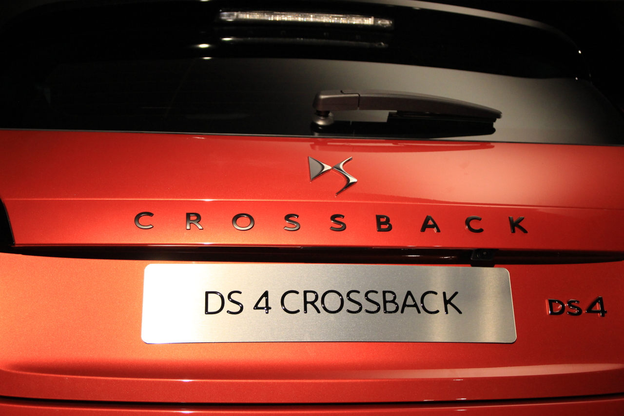 [SUJET OFFICIEL] DS 4 Restylée et DS 4 Crossback - Page 15 Ds-4-crossback-iaa-2015-11-