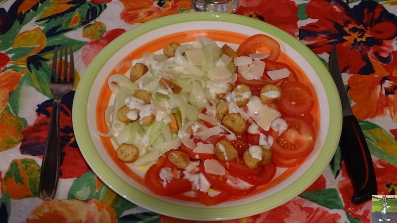 Mes plats que j'ai fait - Page 6 2020-09-29_salade_lamelles_concombre_tomate_croutons_copeaux_parmesan_01