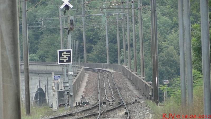 [01] Travaux caténaire 25 KV à Longeray 2010-08-18_Longeray_17