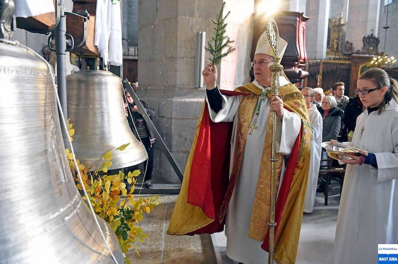 2017-11-01 : Retour des deux cloches de la Cathédrale de St-Claude (39) 2017-11-01_cloches_01