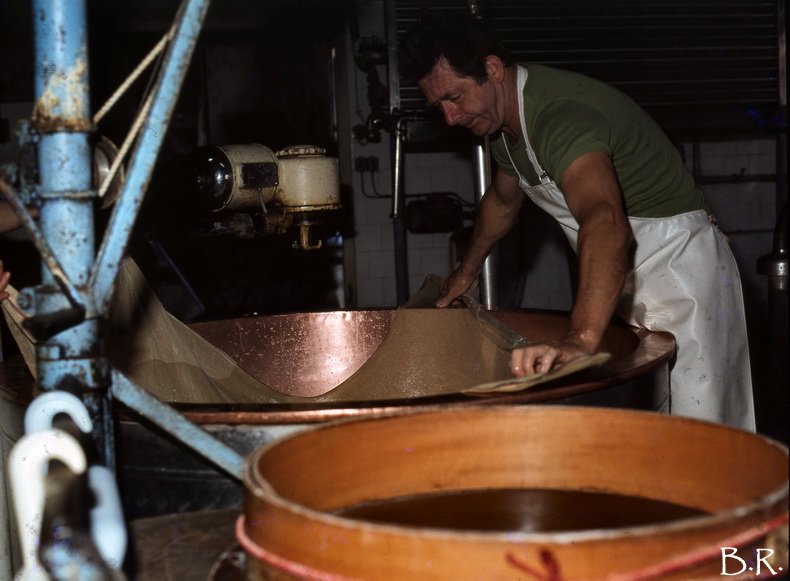 Coup de rétro sur la fruitière à Comté de Ney dans les années 1980 0003