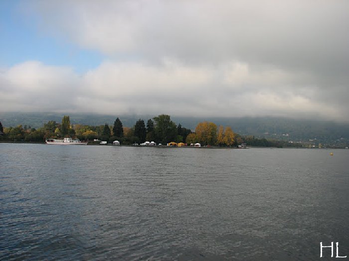 Le lac en partage - Un très inhabituel lac d'Annecy - 24-10-2011 Hl_annecy_010