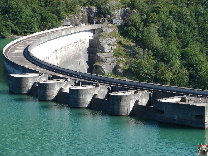 Le barrage et le lac de Vouglans (39) - 27/07 - 12/08/2007 0003
