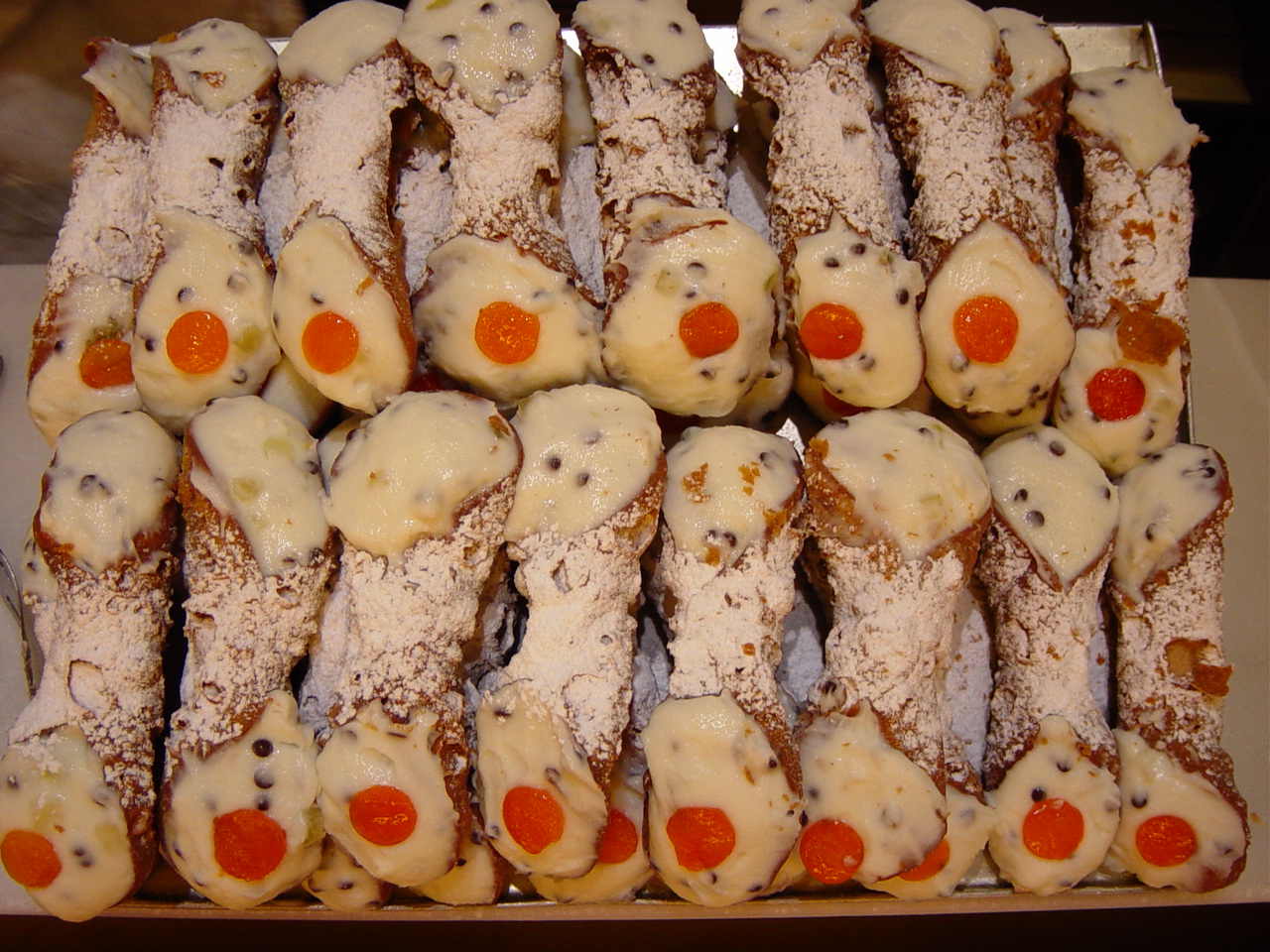 TANTI AUGURISSIMI - Pagina 24 Cannoli-siciliani