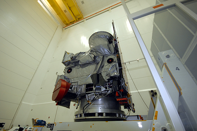 Lancement Delta IV / GOES-O (27/06/2009) GOES-O_cleanroom_3