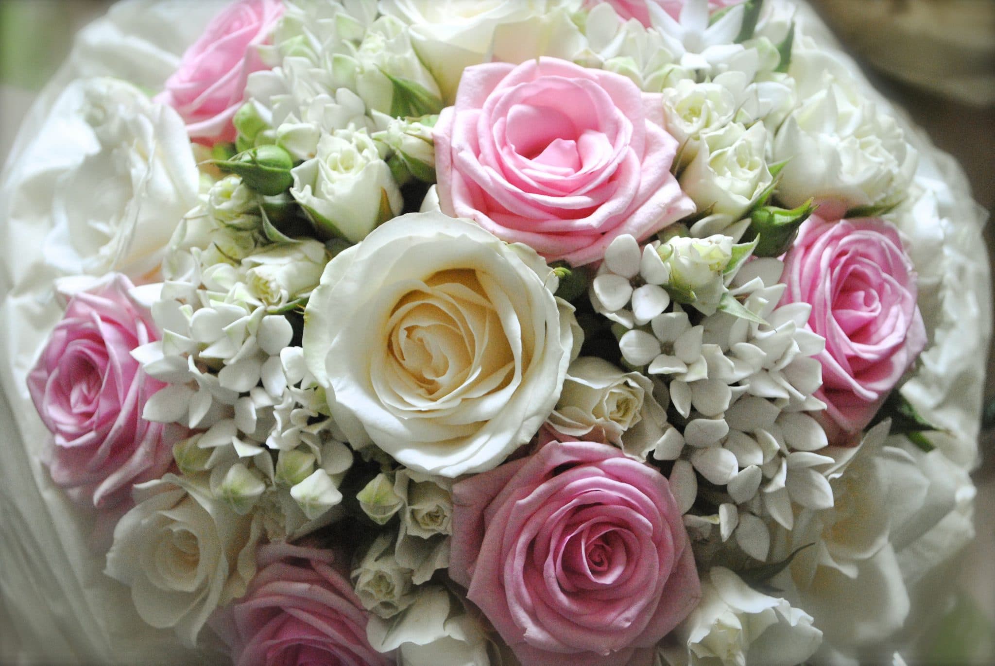 صــور ورود. White-and-pink-wedding-flowers