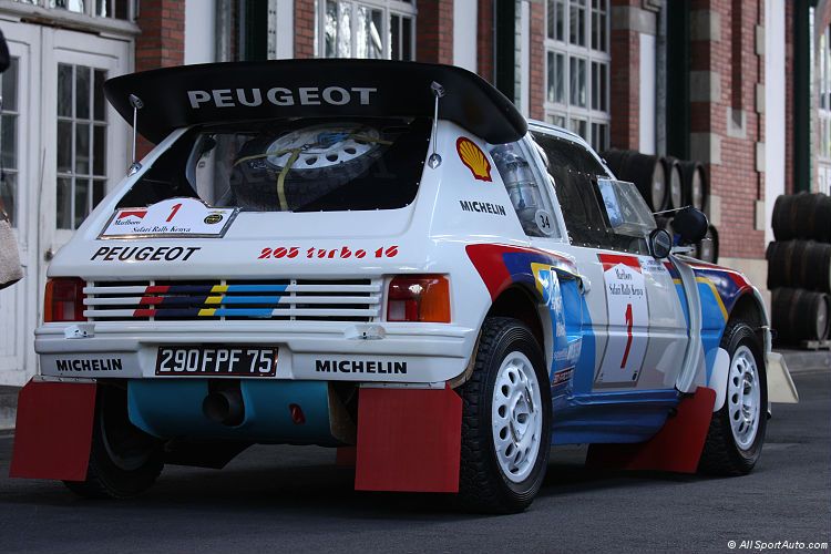 208 T16 Pikes Peak 1984_peugeot_205_t16_02_m