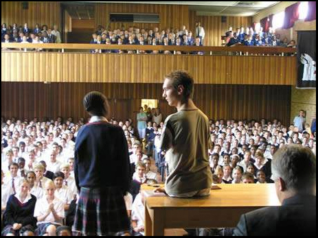 Qua maior valor do mundo e Qual o seu Valor?? Nick_Vujicic03