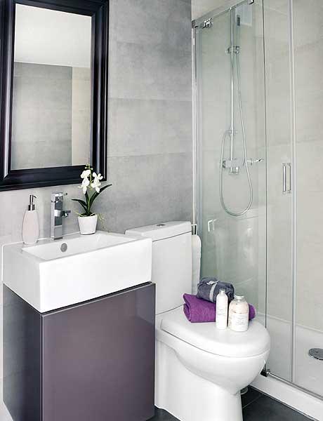 Petite salle de bain Interieur-design-salle-bain-gris-blanc