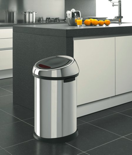 Qui est le plus fort? Poubelle-design-brabantia-sensor-bin