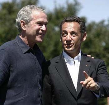 Desmarais impliqué dans le rapprochement Sarkozy-Bush ? Bush_sarkozy-2