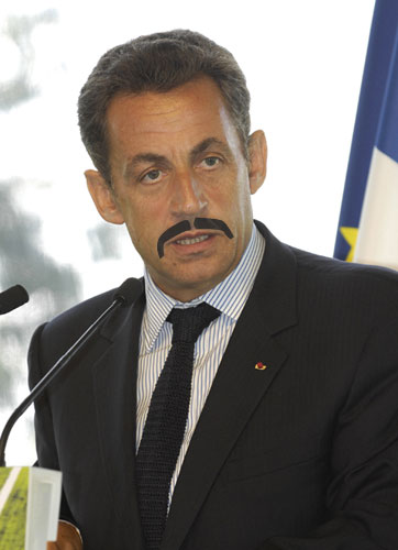 Opération "Une Moustache pour un Blouson noir" - Page 19 Nicolas-sarkozy-moustache