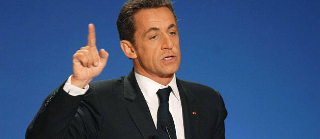 Azy là ! La longueur du titre de ce sujet doit être comprise entre 10 et 255 caractères 196019-sarkozy-menace-une-jpg_90982