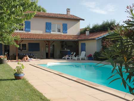 Chambres d'hôtes "le Relais du Grand Logis"  Maison_piscine1