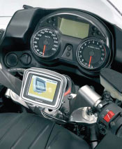 la kawa 1400 gtr s'equipe d'origine du gps tomtom Gtr-1400-gps-tomtom-rider