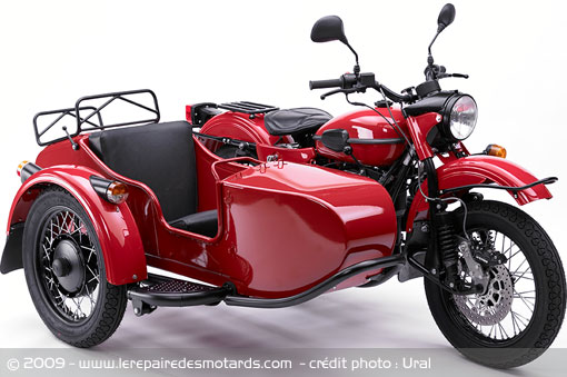 du changement chez les cricri's - Page 5 Side-car-ural-octobre-rouge