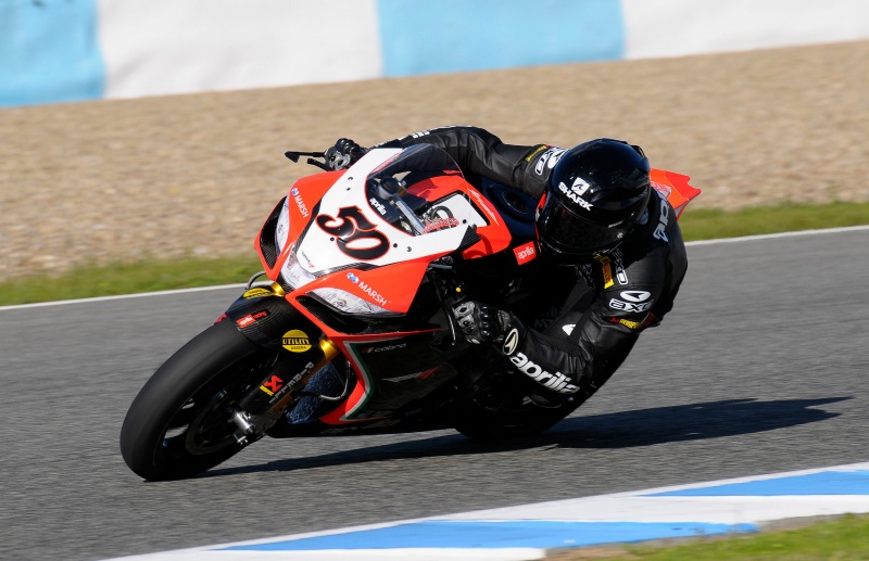 Aprilia RSV4, RSV4R, RSV4 APRC - Page 40 Wsbk-guintoli-releve-biaggi-aprilia_hd